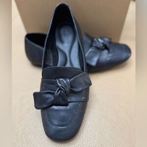 Born Womens Black Carrine Bow Detail Leather Slip-On Loafers